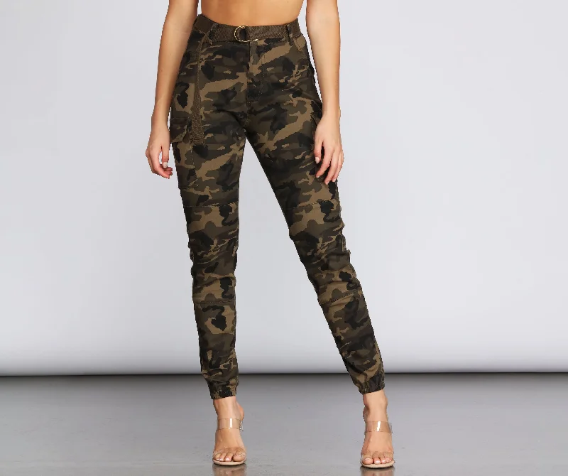 Women's Floral Print Outfit Sophisticated Fashion Off The Radar Camo Pants